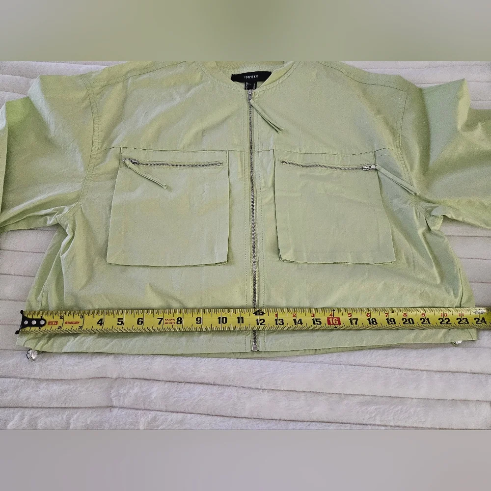 NWOT Forever 21 Cropped Bomber Jacket Lightweight Lime Baggy Pockets Womens M